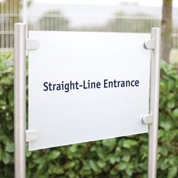 Företagsskylt "Straight-Line Entrance" med Akrylpanel
